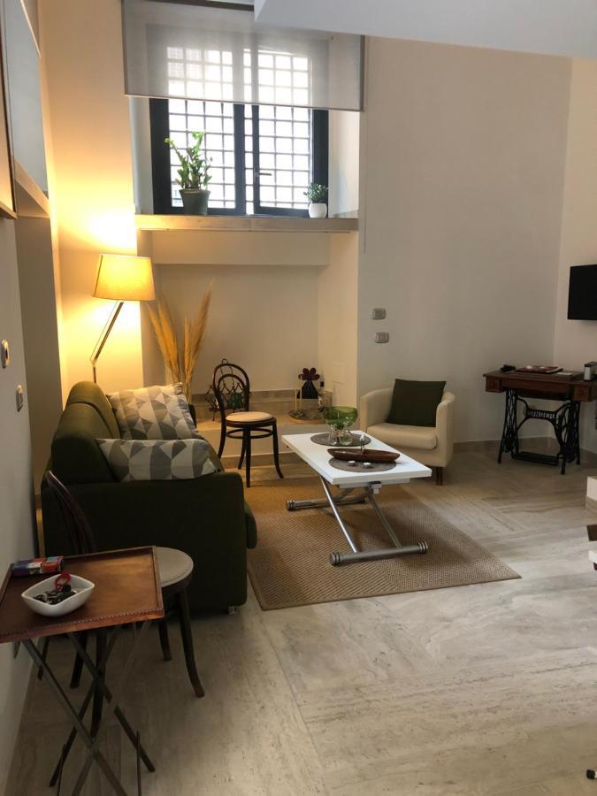 Appartement Tre Pupazzi In Vatican *